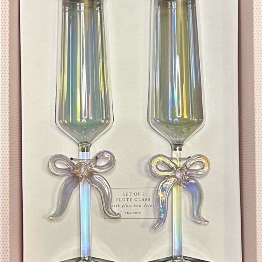 cupcakes & cashmere Iridescent Flute Glass Set
